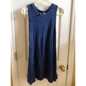Sleeveless blue dress